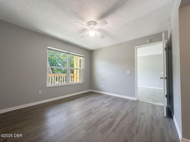 Building Photo - 1401 S Palmetto Ave