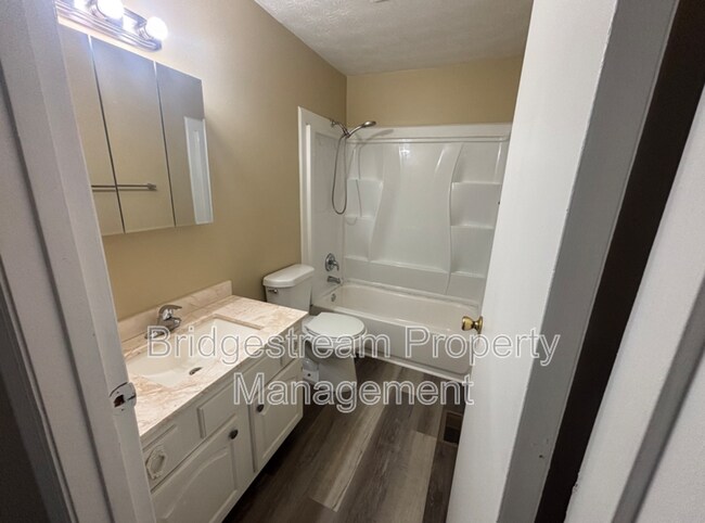 Building Photo - 967 Taylorsview Dr