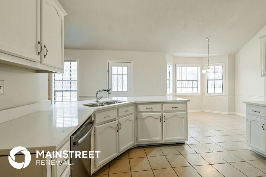 Building Photo - 3811 Westridge Dr