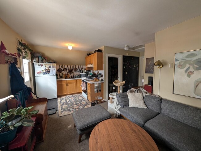 Building Photo - 73 Highland St