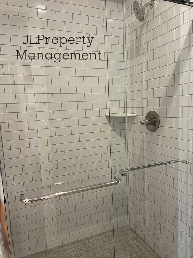 Building Photo - 15332 Jessica St