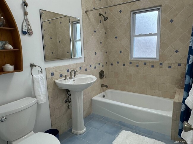 Building Photo - 322 E Beech St