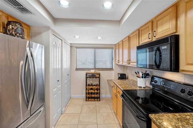 Building Photo - 363 Pinellas Bayway S