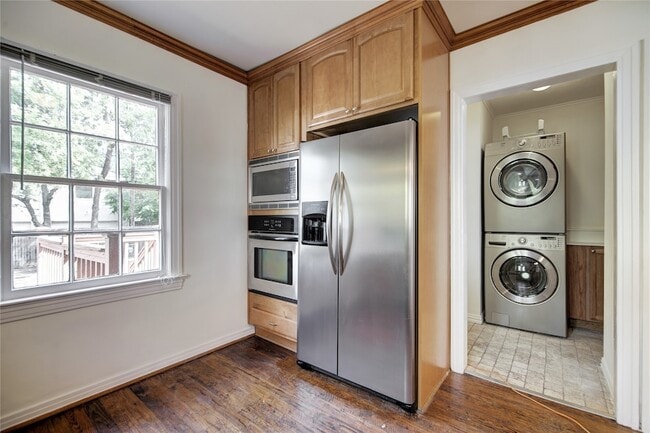 Building Photo - 5419 Longview St