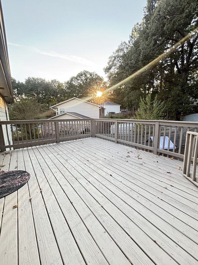 Building Photo - 1220 Tahiti Cir