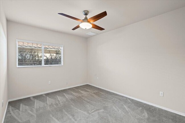 Building Photo - 15628 Interlachen Dr