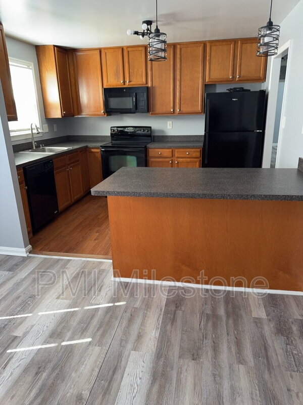 Building Photo - 3333 Swann Rd