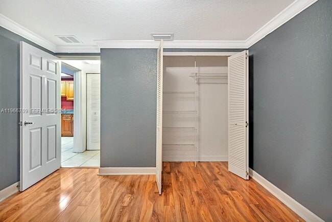 Building Photo - 7166 Southgate Blvd