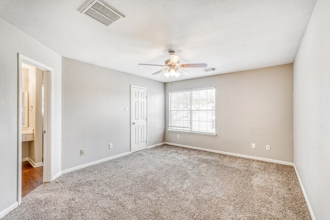 Building Photo - 8010 Suffield Glen Ln