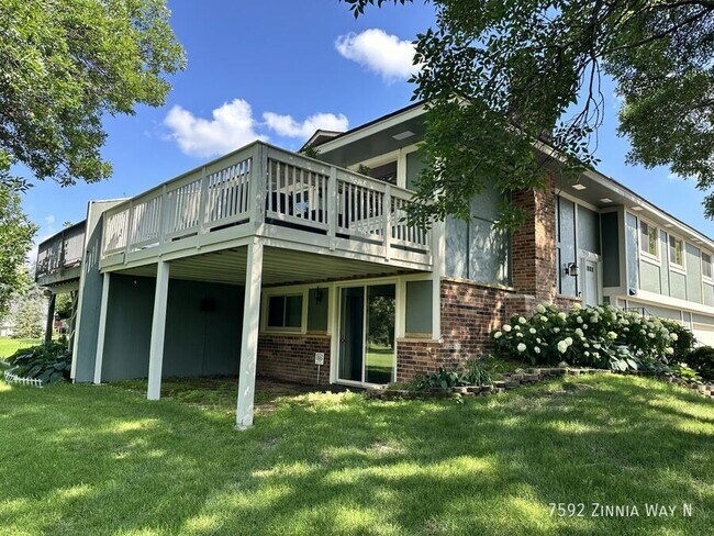 Building Photo - 7592 Zinnia Way N