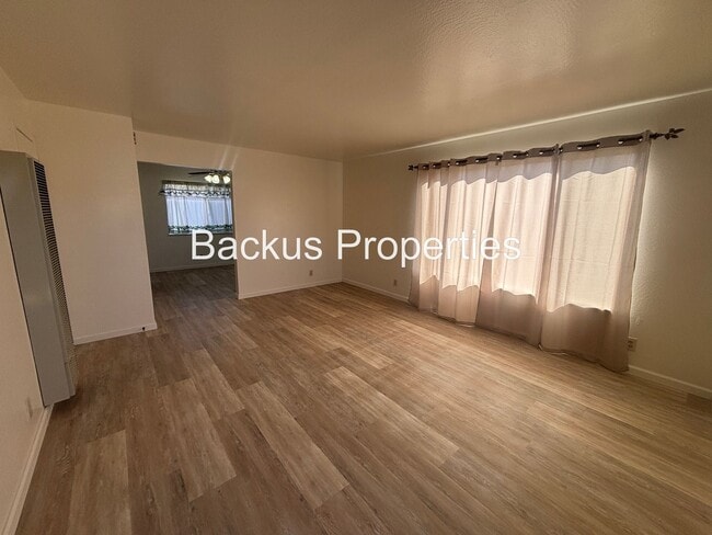 Building Photo - Wonderful newly remodeled duplex located in South Salinas