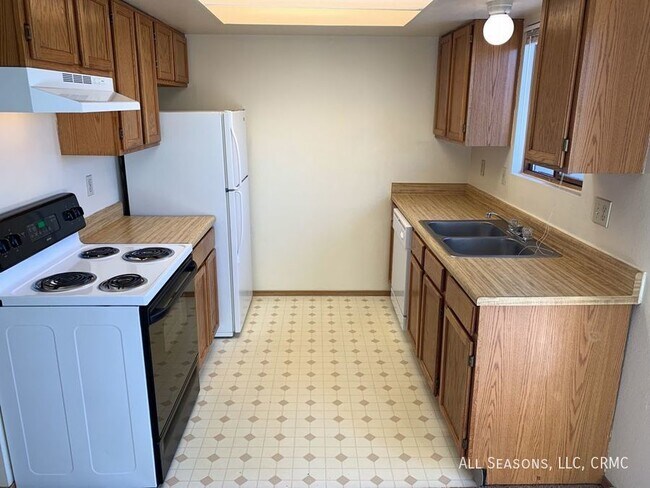 Building Photo - 1337 Soaring Eagle Drive