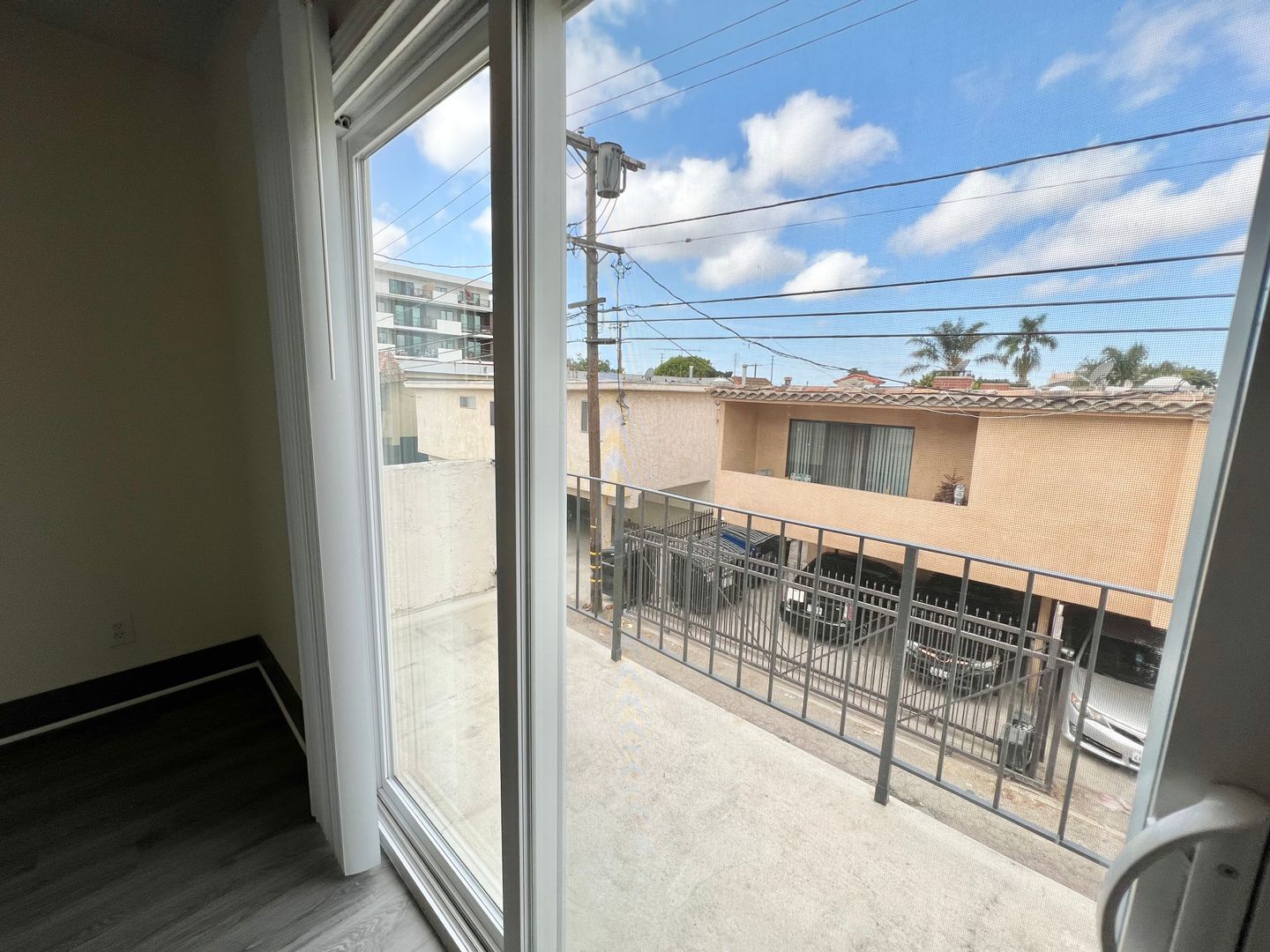 Building Photo - 3359 Mentone Ave