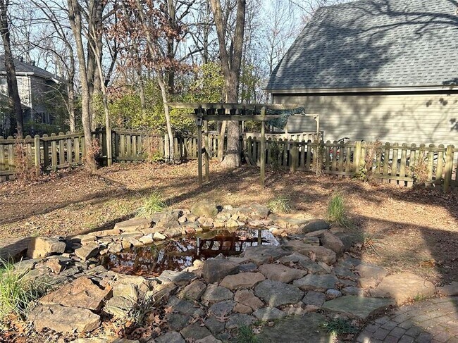 Building Photo - 3164 Katherine Ave