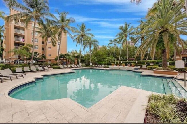 Building Photo - 19601 E Country Club Dr