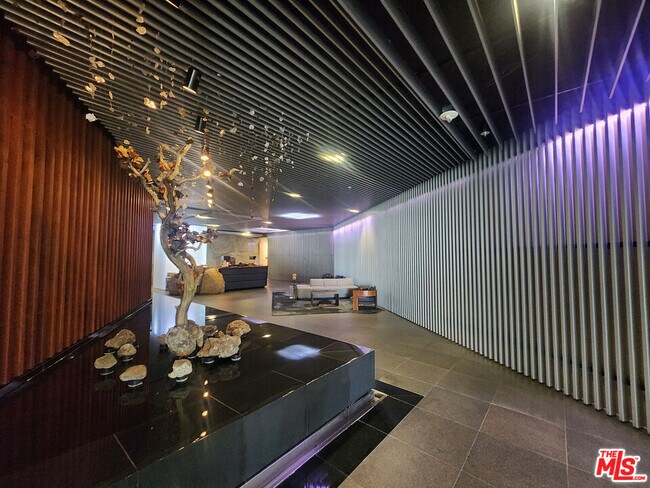 Building Photo - 3785 Wilshire Blvd