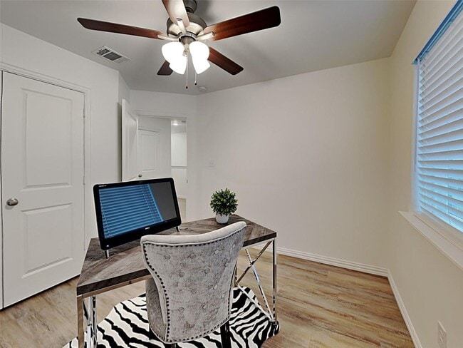 Building Photo - Coming Soon! 3-Bedroom Townhome in The Woods Addition, Forest Hill