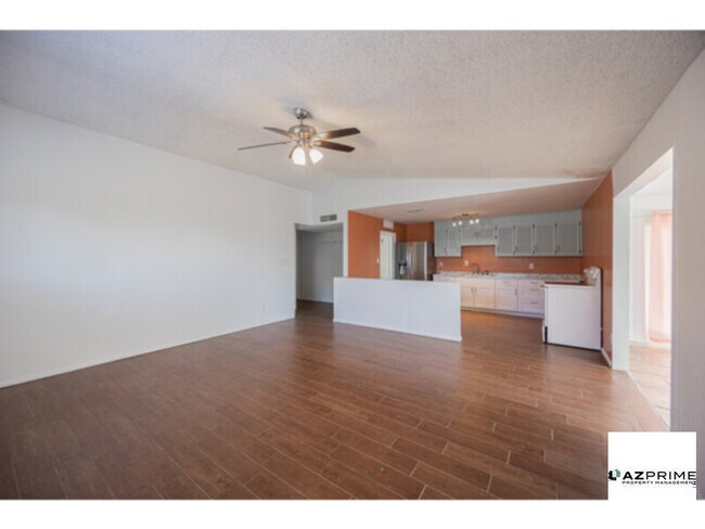 Building Photo - A distinguished 3/1 Phoenix Rental Combines Timeless Design, Modern Updates, and a Prime Paradise Va