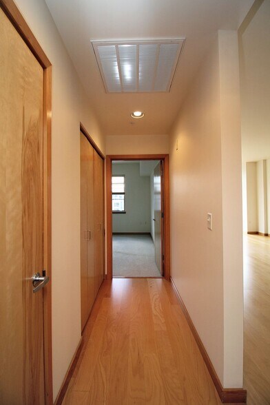 Building Photo - 1133 NW 11th Ave