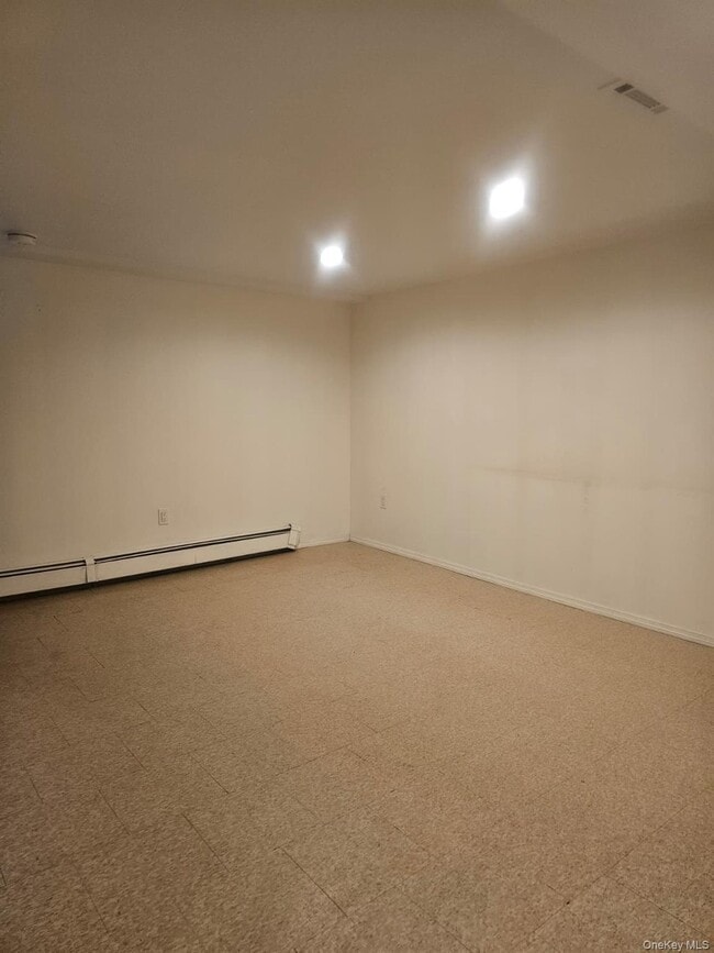 Building Photo - 31 Albermarle Ave