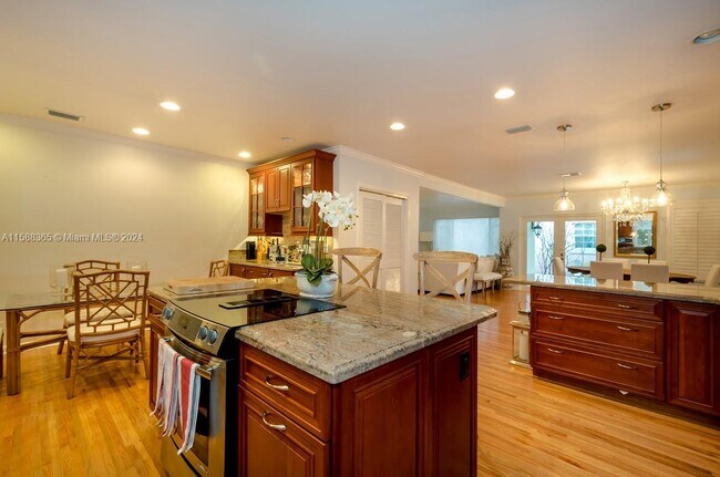 Building Photo - Altara Avenue, Coral Gables, FL 33146 - 3 ...