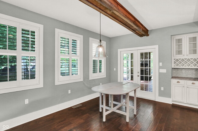 Building Photo - 16893 Oak Manor Dr