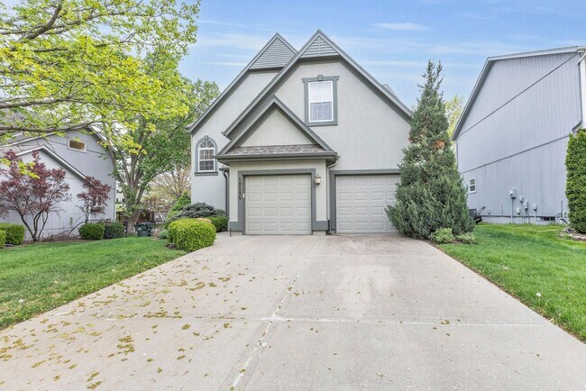 Building Photo - 18135 W 159th Terrace
