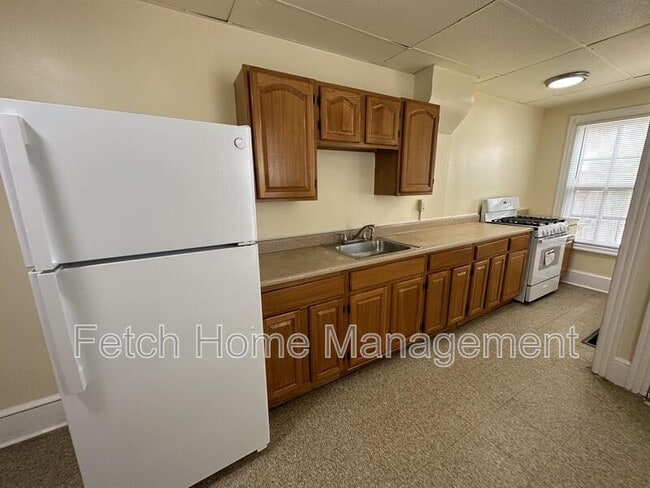 Building Photo - 739 Lincoln St