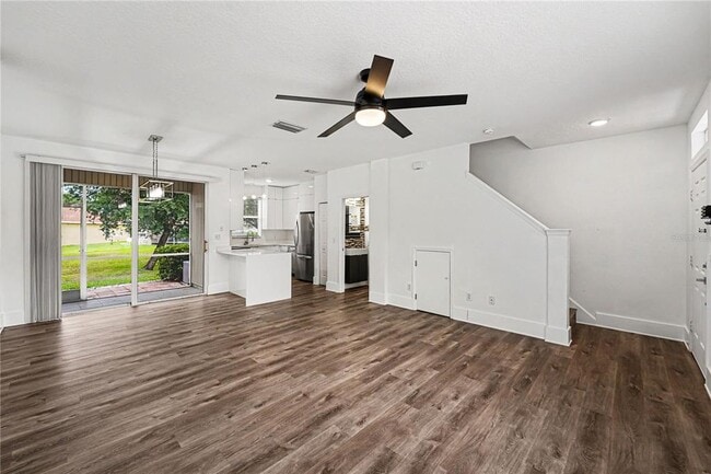 Building Photo - 12268 Country White Cir
