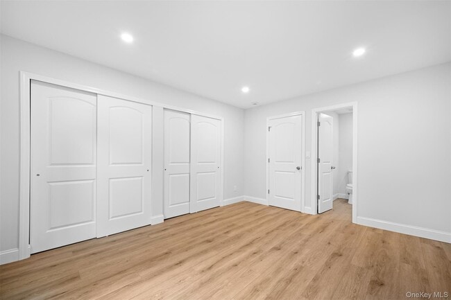 Building Photo - 182 Birchwood Rd