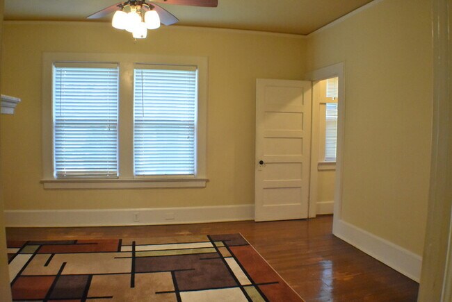 Building Photo - 2808 Wheat St