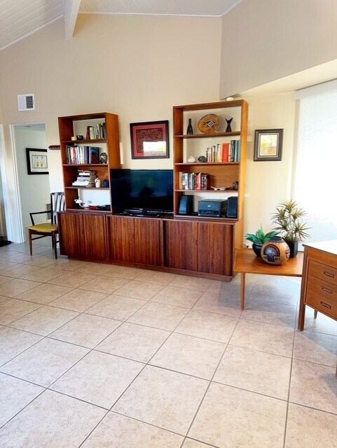 Building Photo - 37800 Da Vall Dr