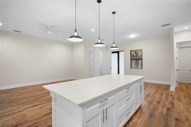 Building Photo - 3244 32nd Ave SE