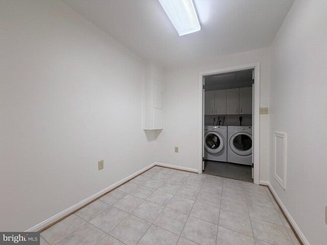 Building Photo - 7418 Crestberry Ln