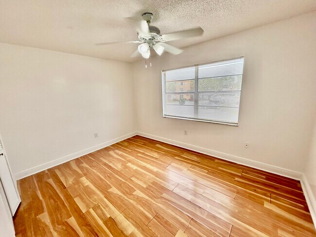 Building Photo - 4314 NW 9th Ave