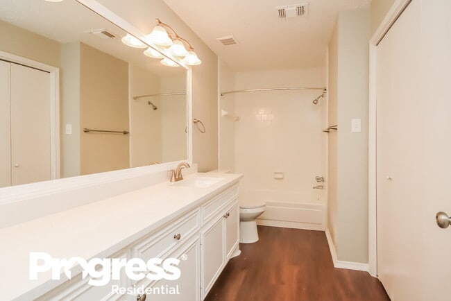 Building Photo - 9411 Spindlewood Dr