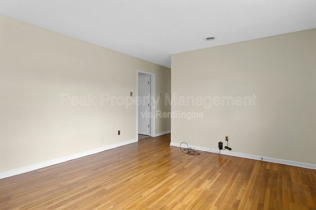 Building Photo - 4830 Kinloch Ln