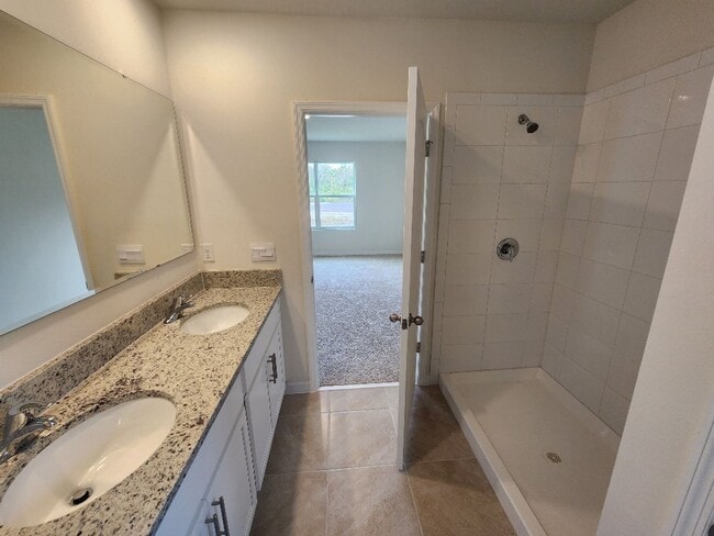 Building Photo - Venetian Bay 3 bedroom 2 bath home with 2 car garage available