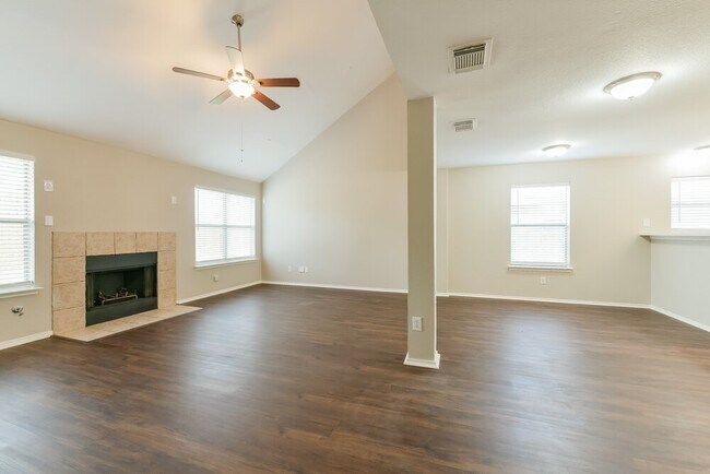 Building Photo - 6030 NW Creek Cir