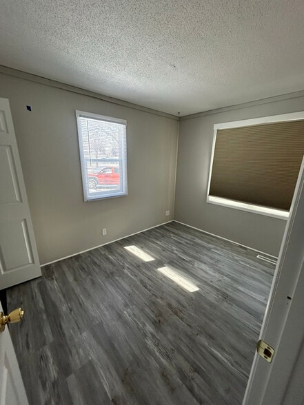 Building Photo - 35 5th Ave NE