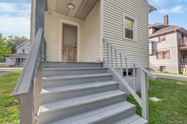 Building Photo - 100 Academy Ave