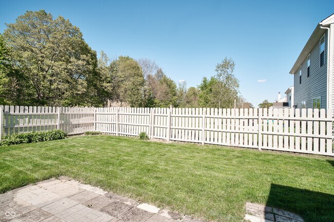 Building Photo - 10856 Trailwood Dr