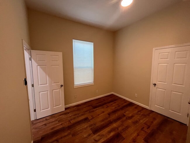 Building Photo - 7465-7467Garfi