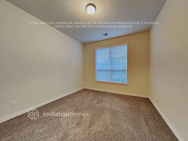 Building Photo - 3302 Clover Trace Dr