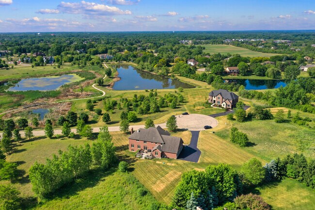 Building Photo - 126 Governors Ct