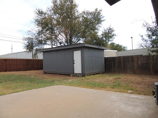 Building Photo - 2816 Catalina Dr