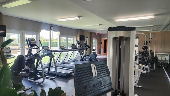 Building Photo - 3000 Coral Wy