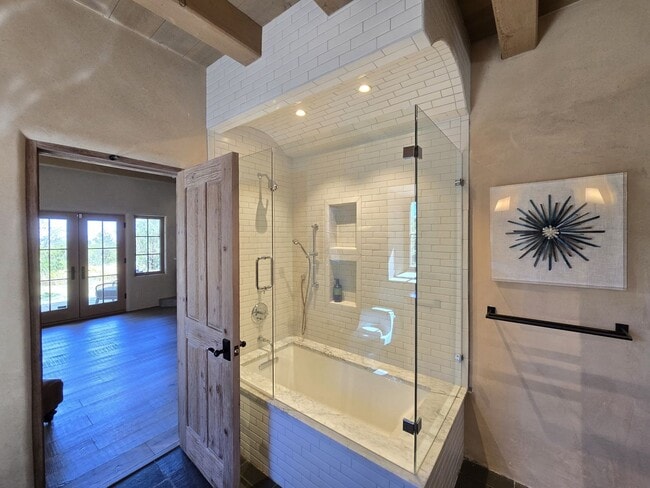 Building Photo - 3876 Old Santa Fe Trail