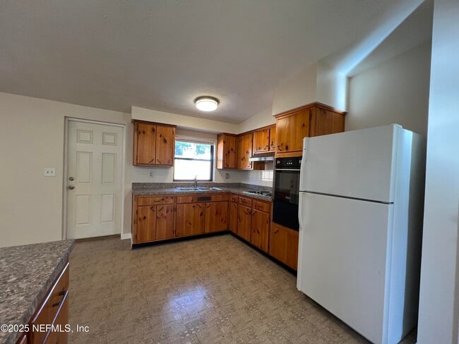 Building Photo - 11356 Renne Dr