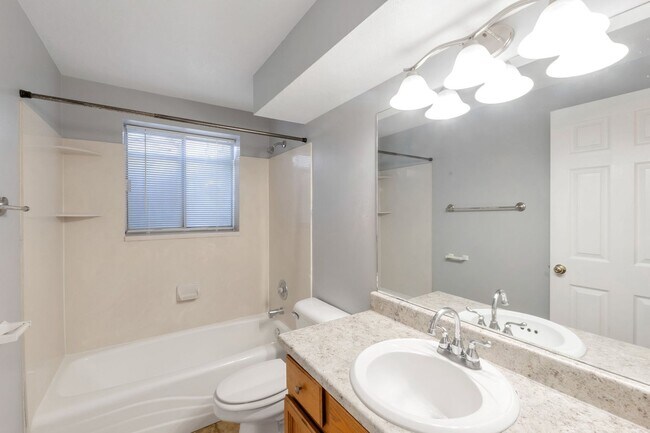 Building Photo - 673 E 1650 S